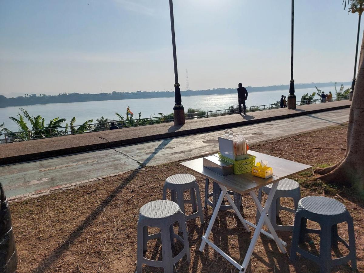 Happy Space วิลล่าทั้งหลัง 2นอน 2น้ำ ฟรี Wifi จอดรถ Nakhon Phanom Eksteriør bilde
