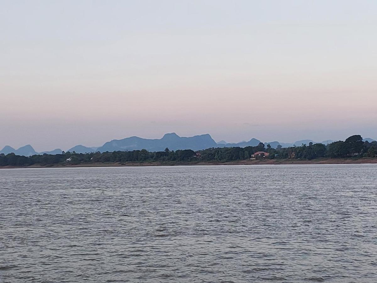 Happy Space วิลล่าทั้งหลัง 2นอน 2น้ำ ฟรี Wifi จอดรถ Nakhon Phanom Eksteriør bilde